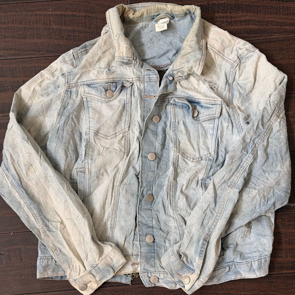 Time and Tru Men's Faded Blue Denim Jacket